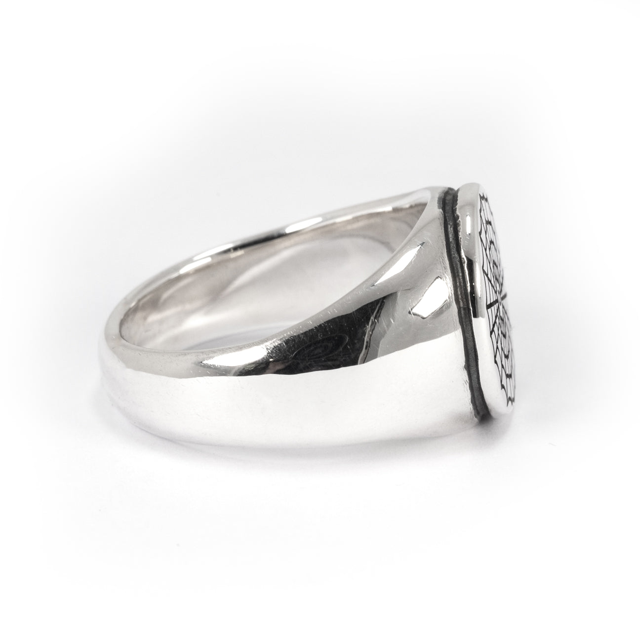 Oval Web Signet